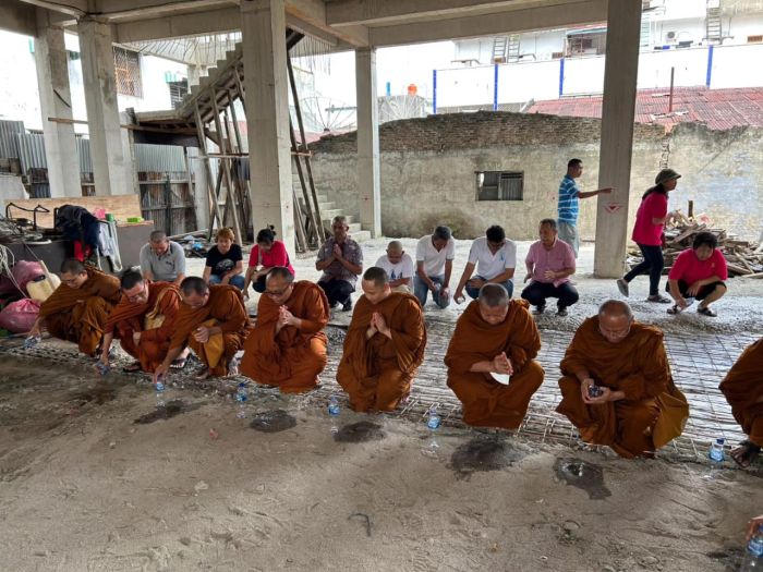Kunjungan Bhikkhu Sangha ke pemb2